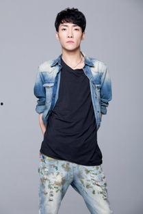 林珈亿的资料,才华横溢的年轻艺术家，探索艺术与生活的交融